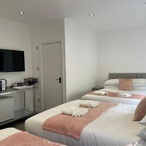 Araan House Hotel -Families And Couples Only